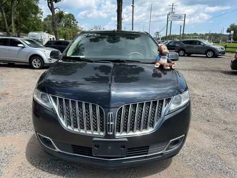 Used 2013 Lincoln MKX FWD image 2