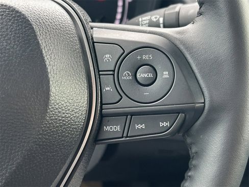 Used 2025 Toyota Corolla SE image 36