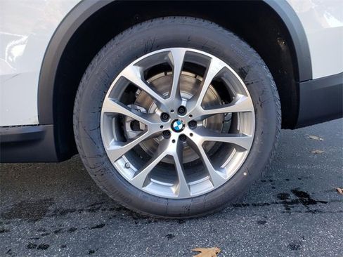 New 2026 BMW X5 xDrive50e image 27