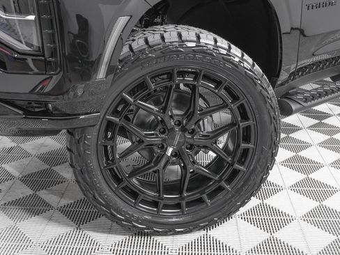 Used 2026 Chevrolet Tahoe Z71 w/ Comfort Package image 34