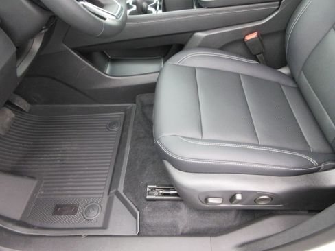 New 2026 Chevrolet Traverse LT w/ Driver Confidence Package image 20