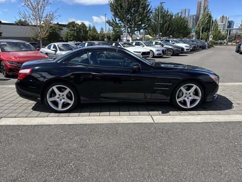 Used 2014 Mercedes-Benz SL 550 image 4