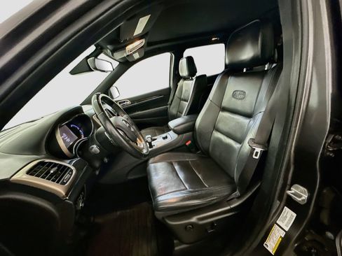 Used 2014 Jeep Grand Cherokee Overland w/ Advanced Technology Group AWD/4WD image 13