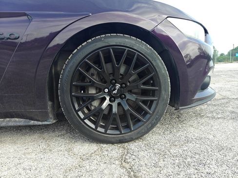 Used 2016 Ford Mustang GT Premium w/ Black Accent Package RWD image 22