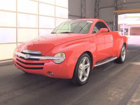 Used 2004 Chevrolet SSR w/ Preferred Equipment Group RWD image 1