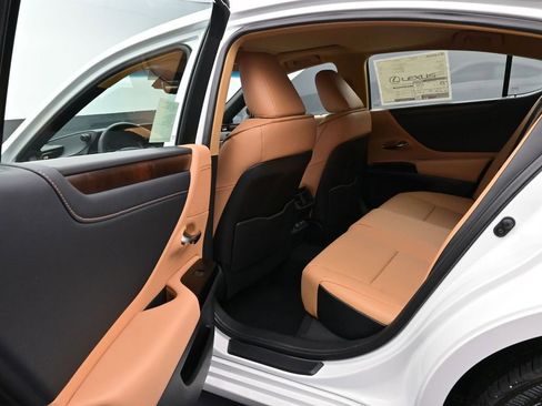 New 2025 Lexus ES 350 w/ Premium Package image 11