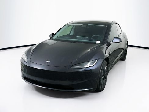 Used 2024 Tesla Model 3 Long Range RWD image 3
