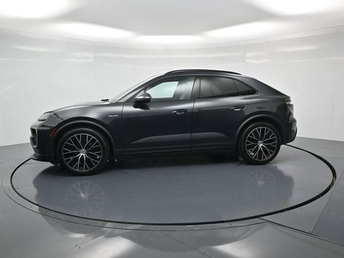 Used 2024 Porsche Macan 4 Electric image 2