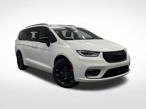 New 2026 Chrysler Pacifica Limited w/ S Appearance Package image 46