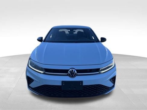 Used 2025 Volkswagen Jetta Sport image 9