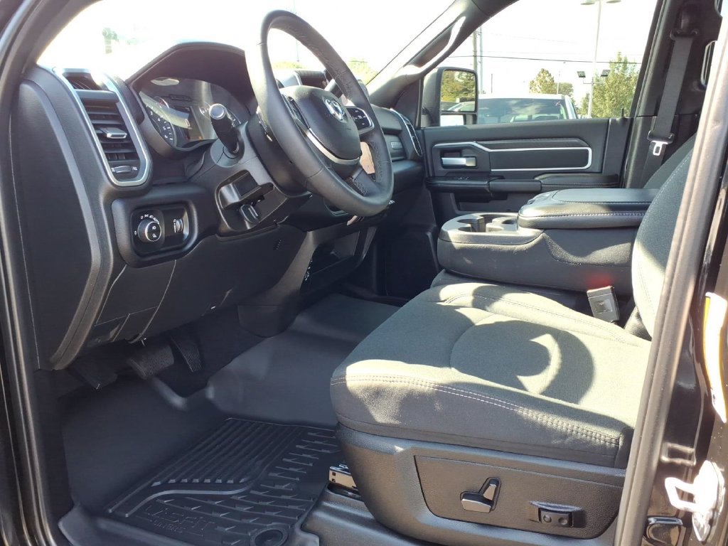 Certified 2025 RAM 2500 Big Horn AWD/4WD image 10