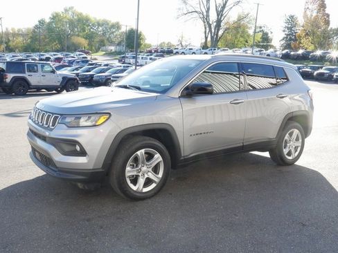 Used 2024 Jeep Compass Latitude w/ Sun and Sound Group image 7