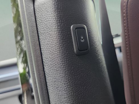 New 2025 Volkswagen ID. Buzz Pro S image 12