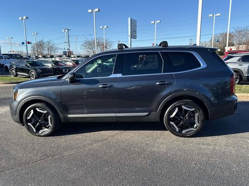 Used 2024 Kia Telluride S image 5