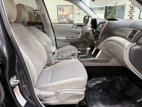 Used 2012 Subaru Forester 2.5X Premium w/ All-Weather Pkg AWD/4WD image 17
