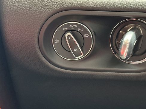 Used 2025 Porsche Macan image 34