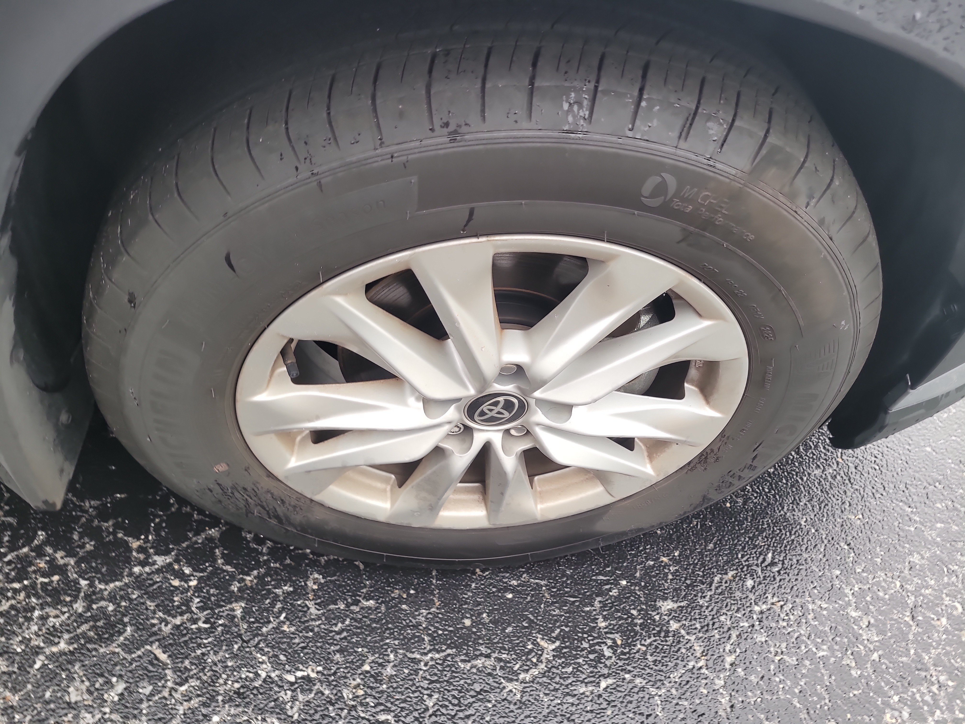 Certified 2026 Toyota Corolla Cross LE FWD image 9