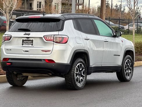 Used 2024 Jeep Compass Trailhawk image 3