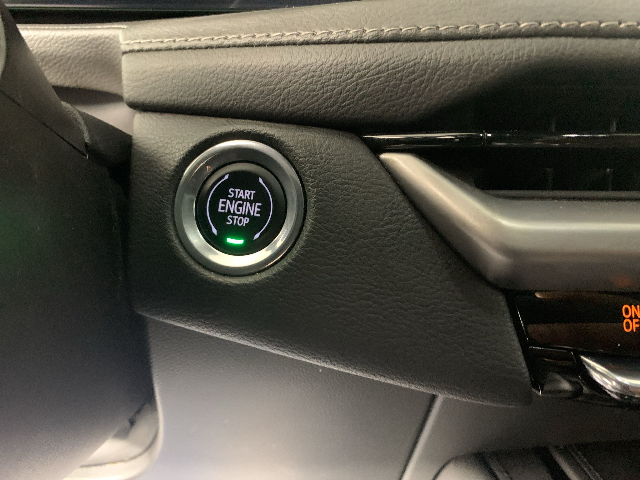 Used 2024 Cadillac XT4 Premium Luxury AWD/4WD image 17