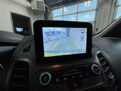 Used 2022 Ford Transit Connect XLT FWD image 19