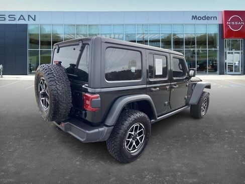 Used 2024 Jeep Wrangler Rubicon image 5