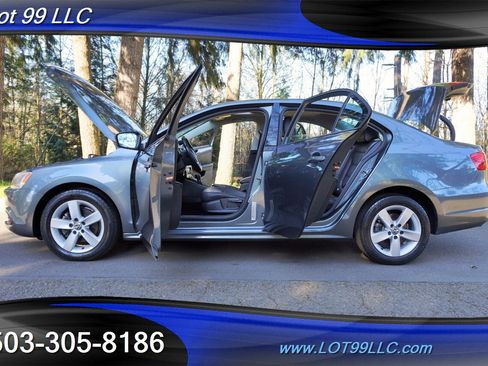 Used 2012 Volkswagen Jetta TDI FWD image 28
