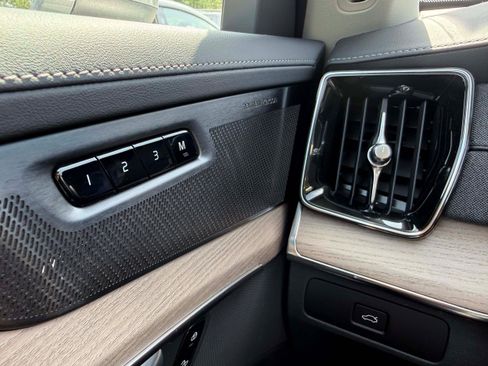 Certified 2026 Volvo XC90 B6 Plus AWD/4WD image 19