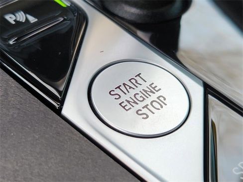 Used 2022 BMW X5 xDrive40i w/ Climate Comfort Package image 18