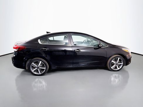 Used 2017 Kia Forte EX image 11