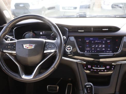 Used 2020 Cadillac XT6 Sport image 25