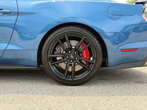 Used 2021 Ford Mustang Shelby GT500 w/ Technology Package RWD image 12