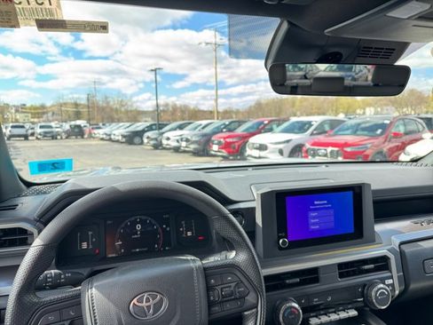 Certified 2025 Toyota Tacoma SR5 AWD/4WD image 2