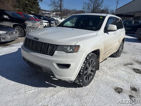 Certified 2020 Jeep Grand Cherokee Altitude image 1
