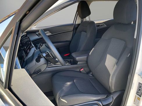 Used 2025 Kia Sportage LX image 20