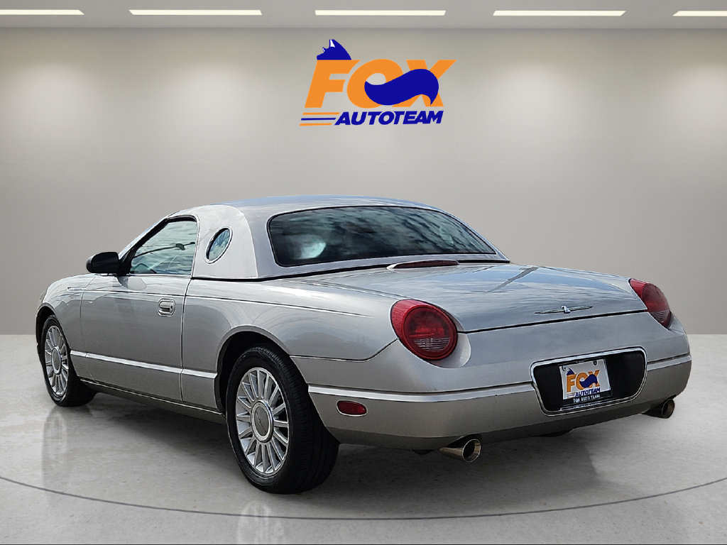 Used 2005 Ford Thunderbird RWD image 3