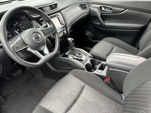 Certified 2019 Nissan Rogue SV w/ Premium Package image 10