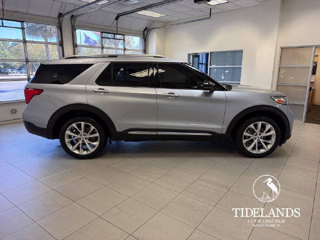 Certified 2023 Ford Explorer Platinum w/ Technology Package AWD/4WD image 10