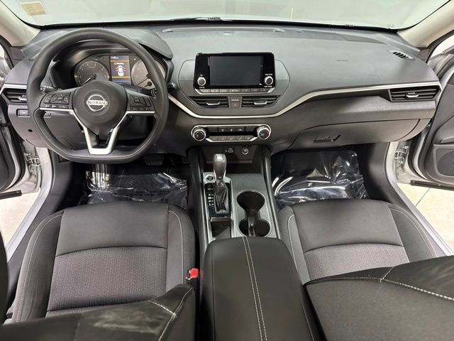 Used 2021 Nissan Altima 2.5 S FWD image 2