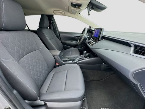 Used 2024 Toyota Corolla LE w/ LE Convenience Package FWD image 19