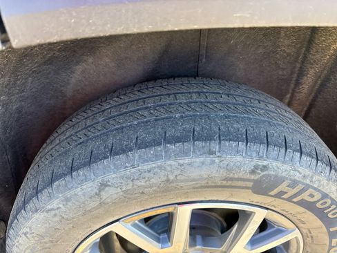 Used 2020 GMC Acadia SLE w/ Driver Convenience Package image 6