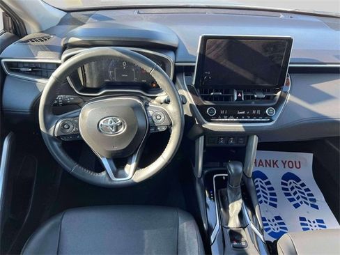 Used 2024 Toyota Corolla Cross XLE image 16