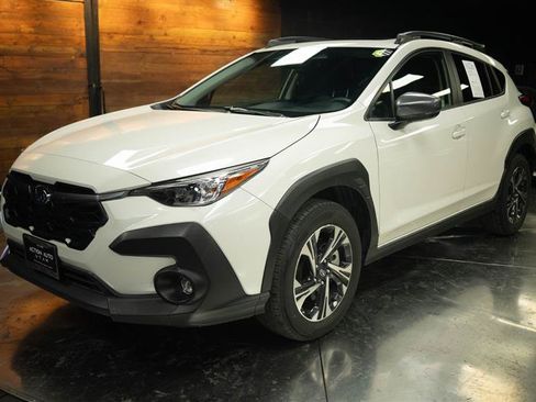 Used 2024 Subaru Crosstrek 2.0i Premium AWD/4WD image 2
