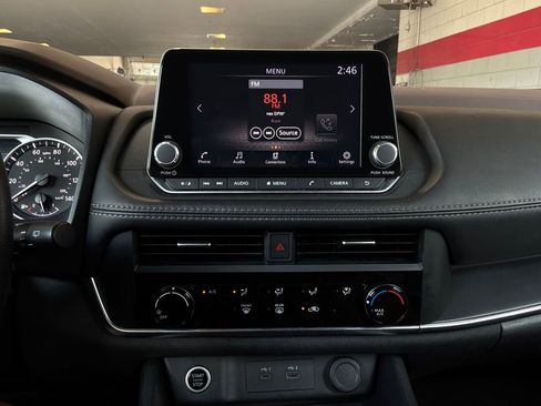 Used 2023 Nissan Rogue S FWD image 26