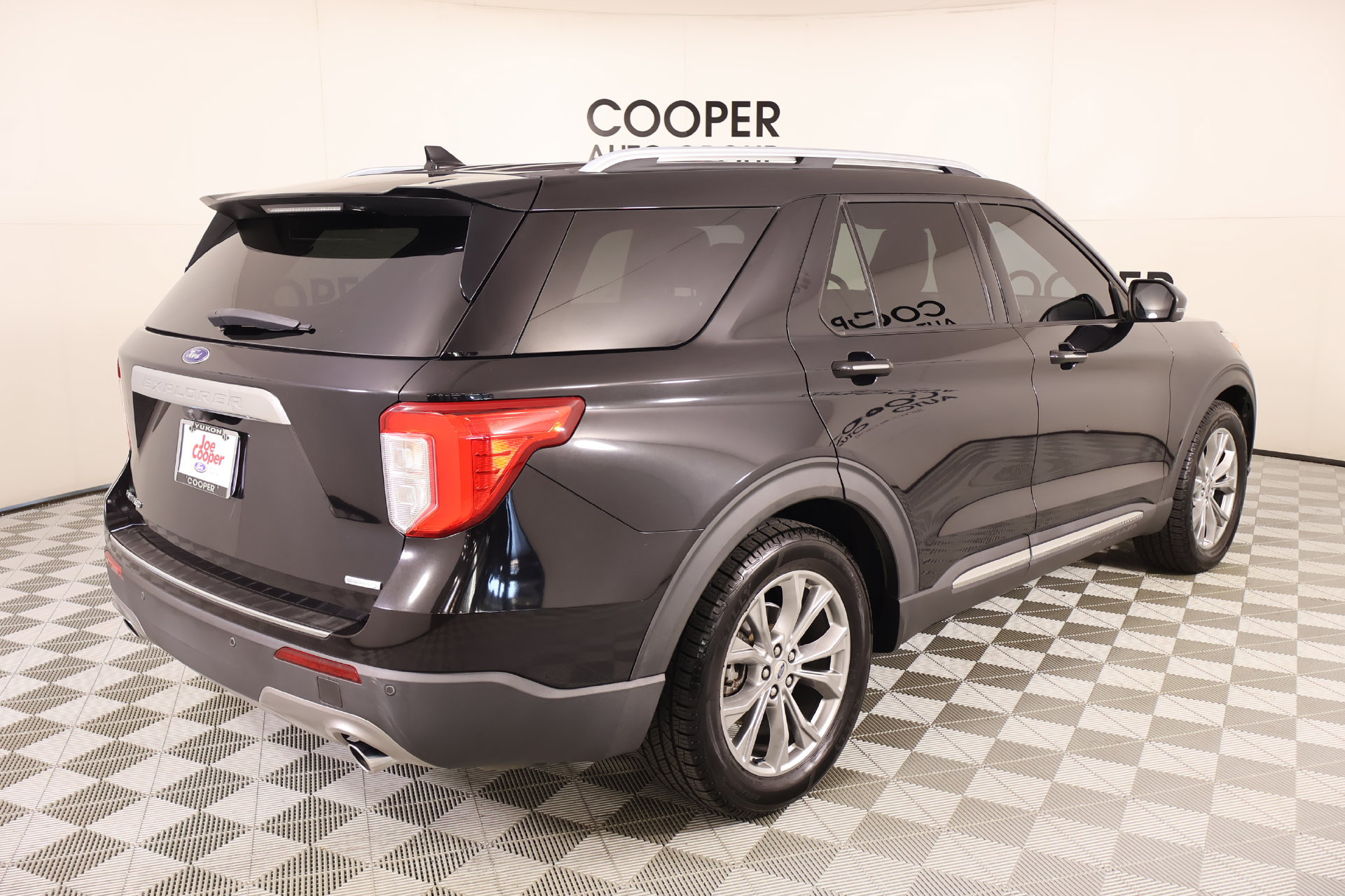 Used 2020 Ford Explorer Limited RWD image 22