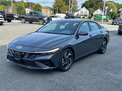 Certified 2025 Hyundai Elantra SEL image 7