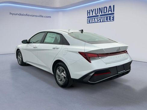 New 2026 Hyundai Elantra SE FWD image 6