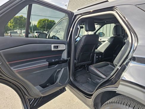 Used 2023 Ford Explorer ST-Line w/ Class IV Trailer Tow Package image 17