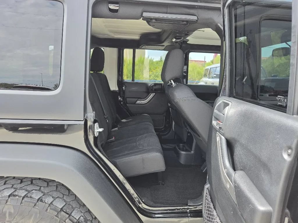 Used 2016 Jeep Wrangler Unlimited Sport w/ Quick Order Package 24S AWD/4WD image 18