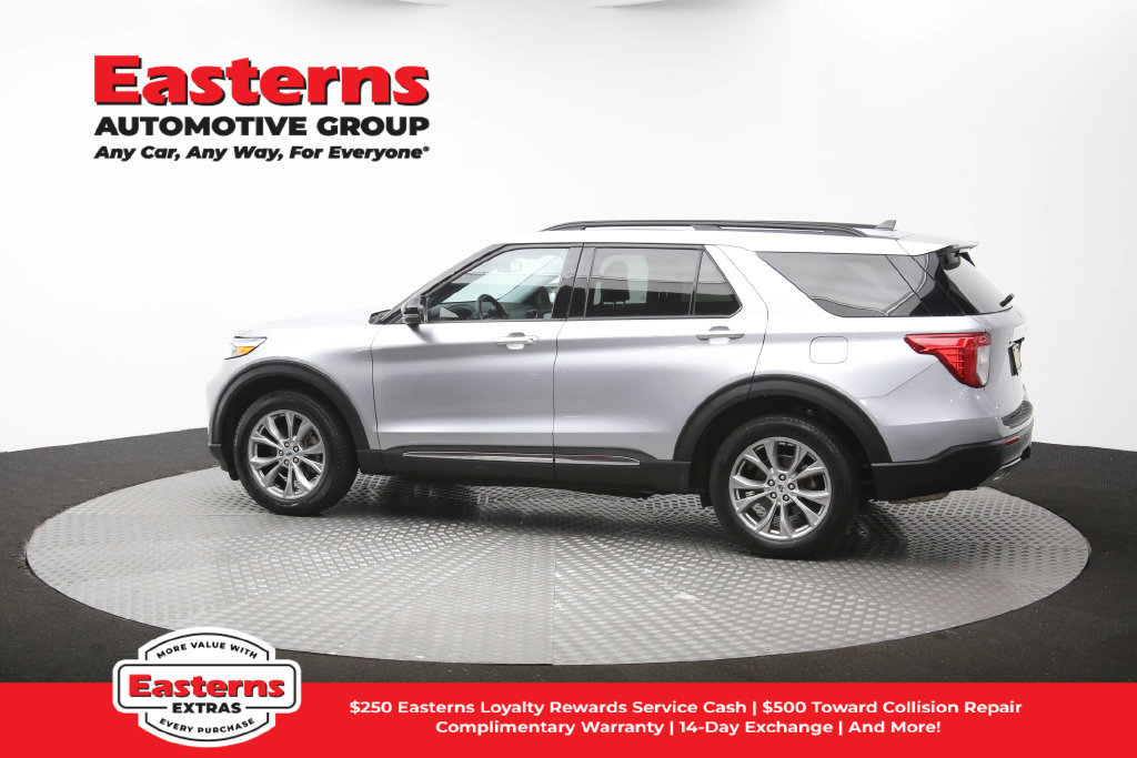Used 2023 Ford Explorer XLT w/ Equipment Group 202A AWD/4WD image 64