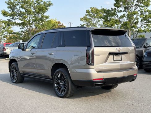 Used 2025 Cadillac Escalade Sport Platinum AWD/4WD image 3